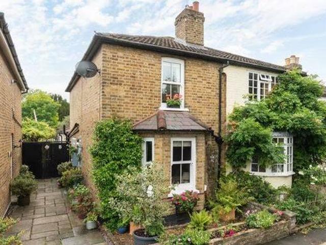 House for rent in Surrey
