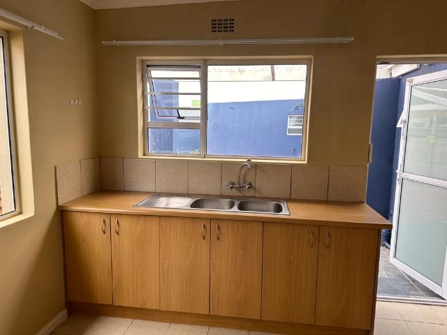 Apartment for rent in Southern Suburbs, Western Cape