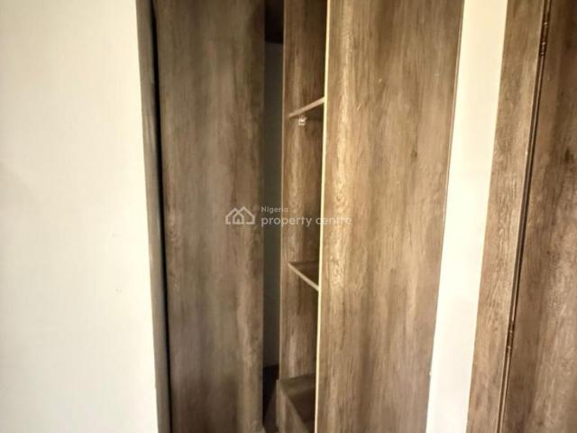 Flat for rent in Eti Osa, Lagos