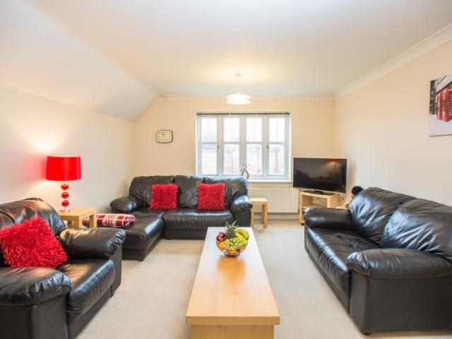 Apartment for rent in Cliff Hill, Green Close