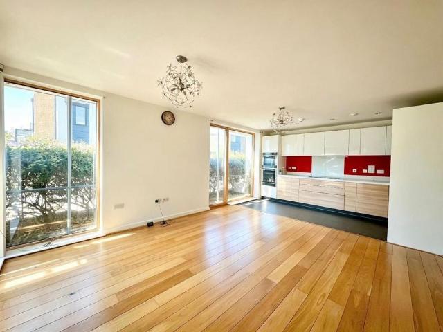 Apartment for rent in Gidea Park, Greater London