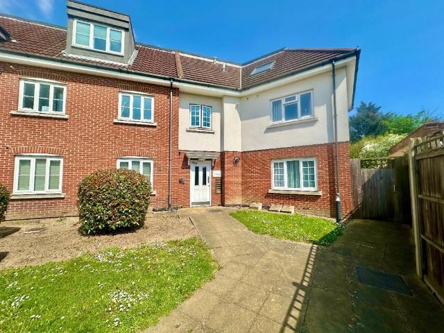 Flat for sale in Ardleigh Green, Greater London