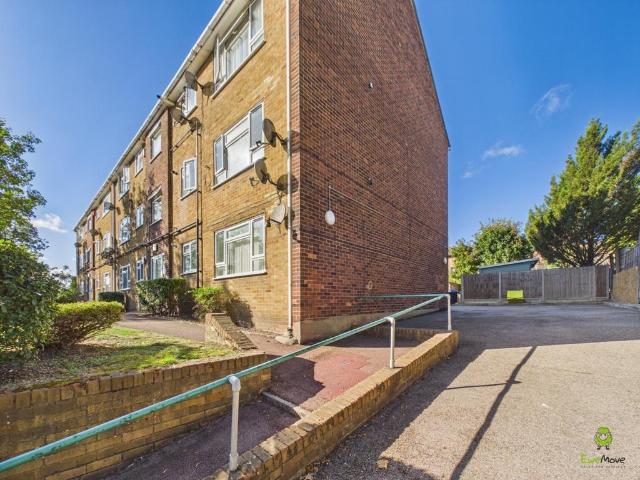 Flat for sale in London Borough of Bexley, Greater London
