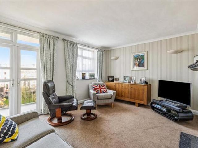 Room for sale in Notting Hill, Greater London