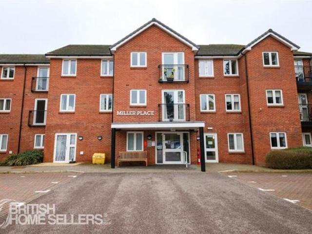 Room for sale in Bedford