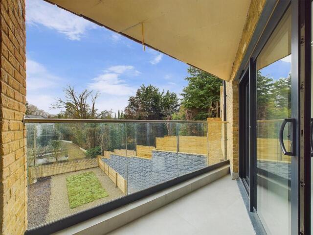 Room for sale in Elmstead, Greater London