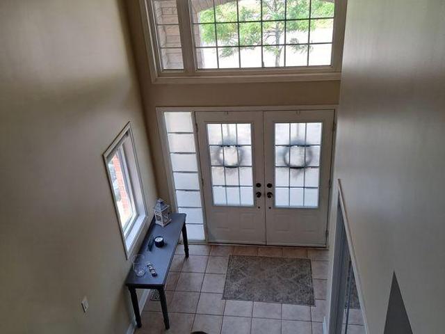 Room for rent in Burlington, Ontario