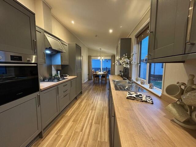 Room for sale in Canvey Island