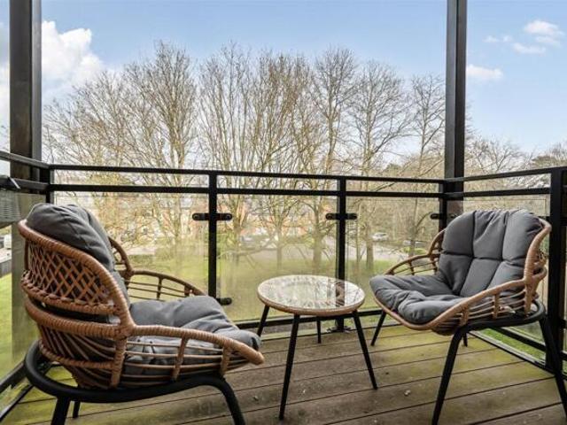 Room for sale in Buckler's Park, Crowthorne