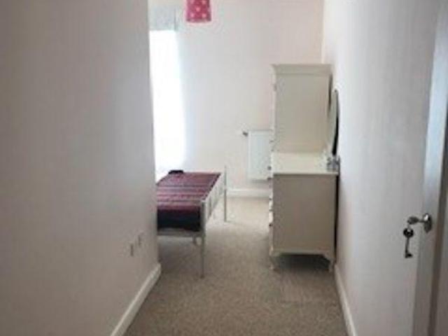 Room for rent in Marks Gate, Greater London