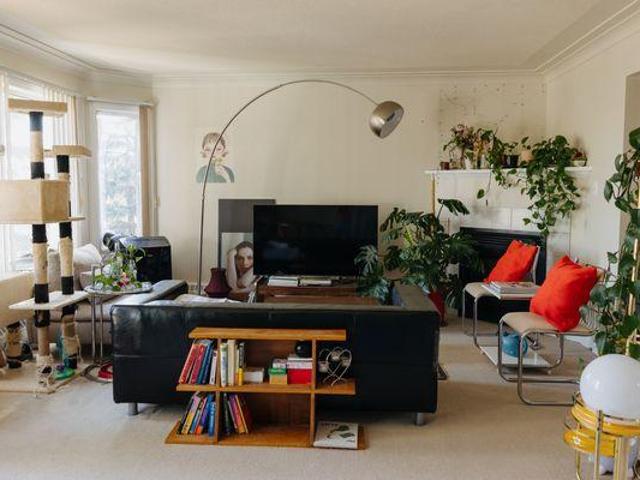 Room for rent in Wedgewood, Alberta