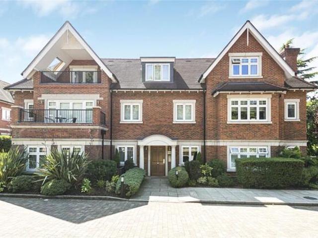 Room for sale in Cockfosters, Greater London