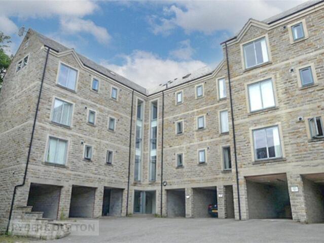 Room for sale in Bell Hall, Halifax