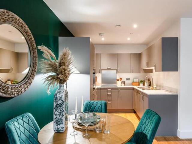 Room for sale in Hornchurch, Greater London