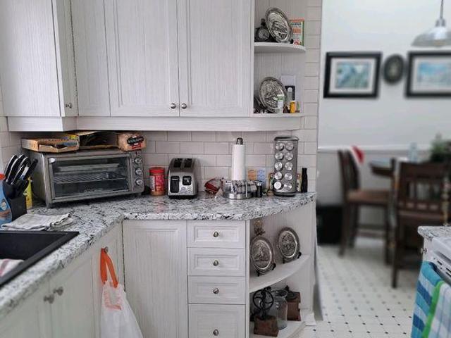 Room for rent in Kingston, Ontario