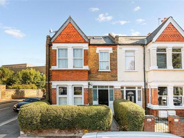 Room for sale in London Borough of Ealing, Hanwell