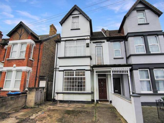 Room for sale in London Borough of Croydon, Selhurst