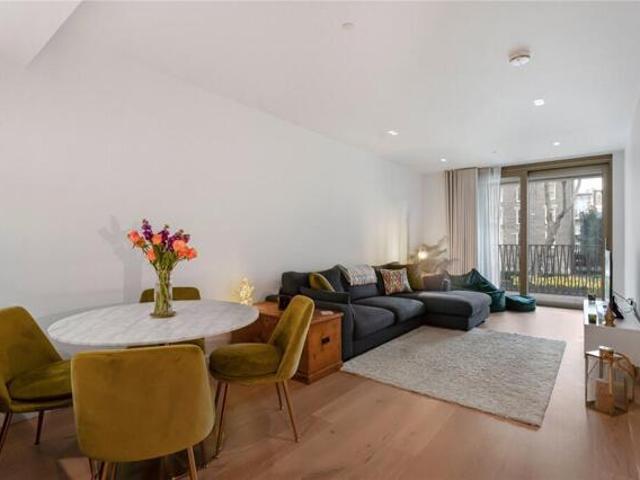 Room for sale in West Smithfield, Lyons