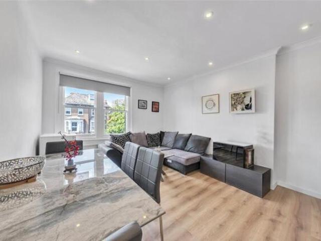 Room for sale in Kilburn, Greater London