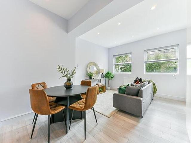 Room for sale in Nunhead, Greater London
