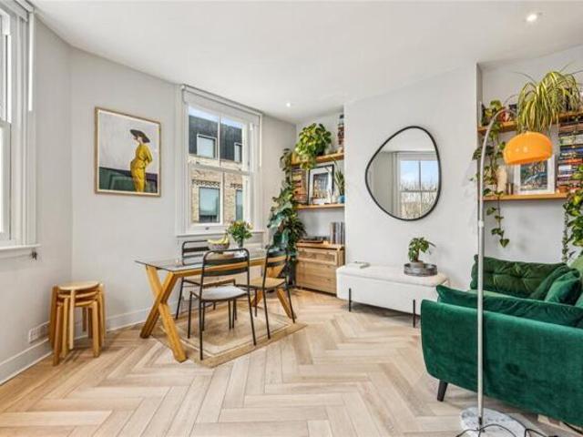 Room for sale in Fulham, Walham Green