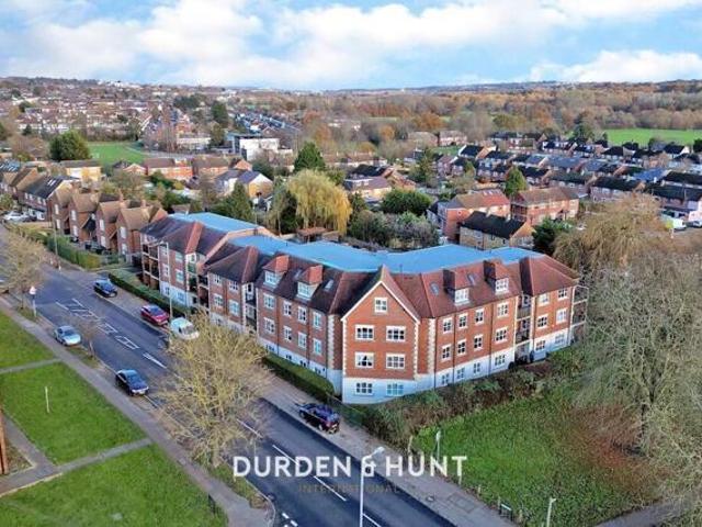 Room for sale in Epping, Essex