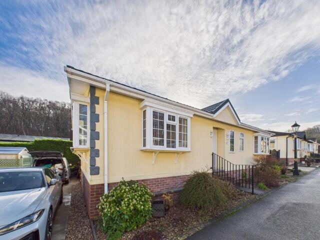 Room for sale in West Yorkshire