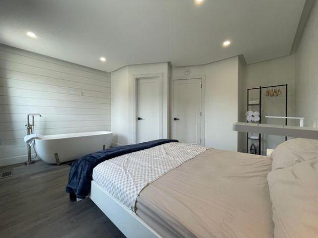 Room for rent in Peterborough, Ontario