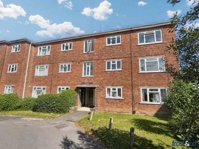Room for sale in Parkstone, Poole