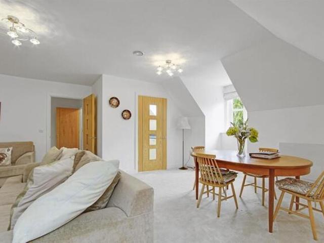Room for sale in Hillview, Surrey