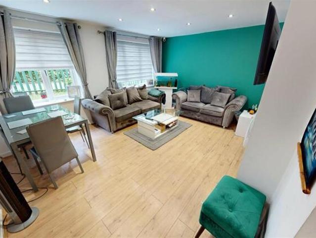 Room for sale in Mosley, Trafford Park