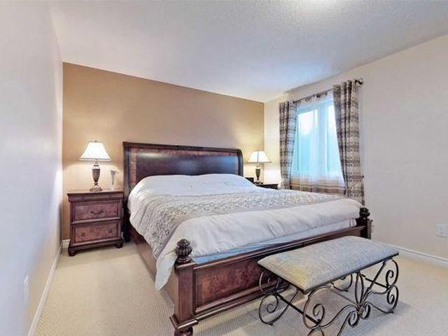 Room for rent in Whitby