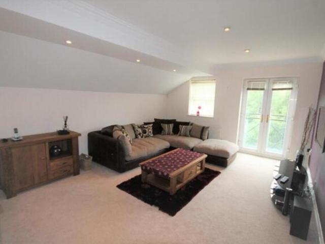 Room for sale in Wraysbury, Isle Of Man