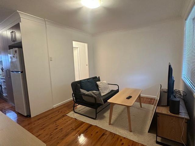 Room for rent in Wollongong West, New South Wales