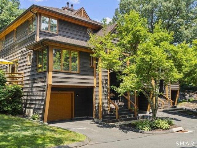 House for sale in Shelton, Connecticut