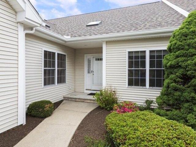 Condo for sale in Shrewsbury, Massachusetts