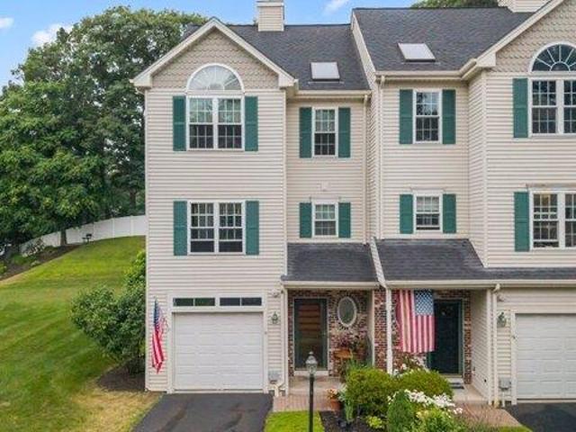 Condo for sale in Shrewsbury, Massachusetts