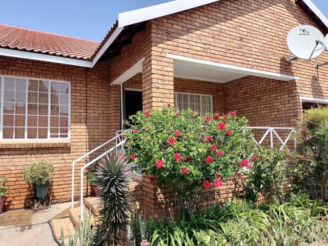 House for sale in Waterkloof, Gauteng