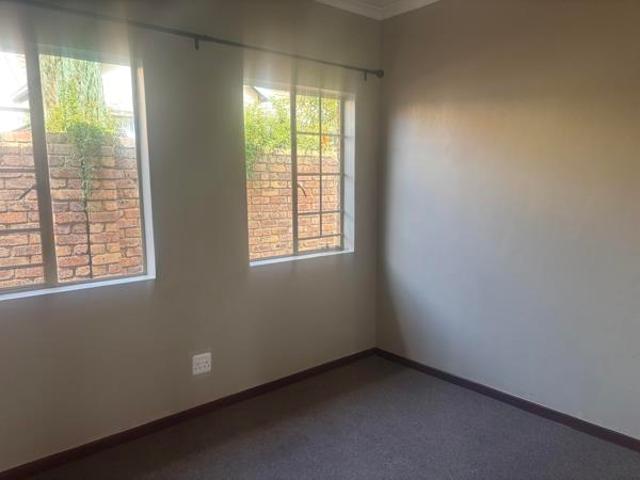 House for rent in Waterkloof, Gauteng