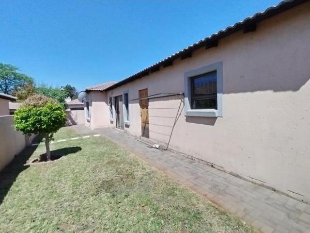 Apartment for rent in Waterkloof, Gauteng