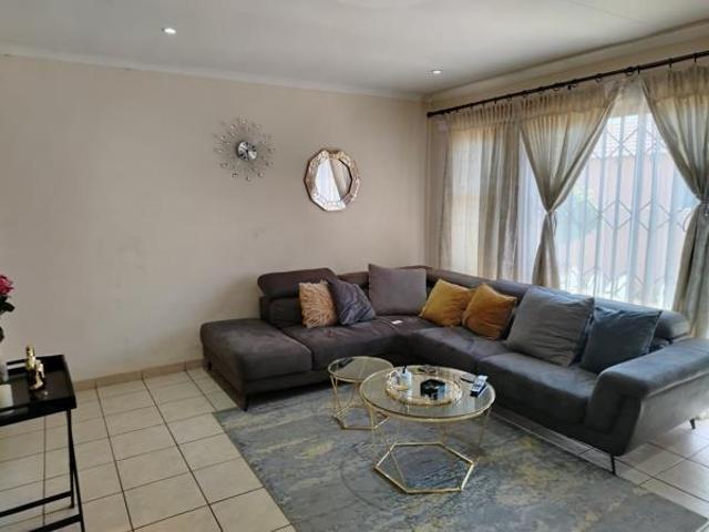 Apartment for rent in Waterkloof, Gauteng