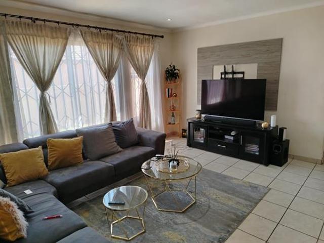 Apartment for rent in Waterkloof, Gauteng