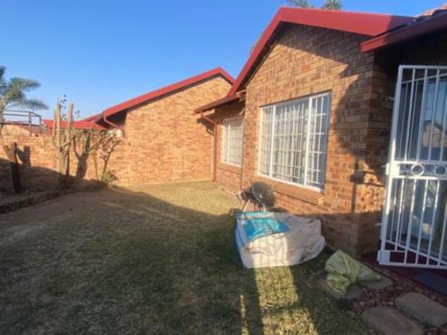 House for rent in Waterkloof, Gauteng