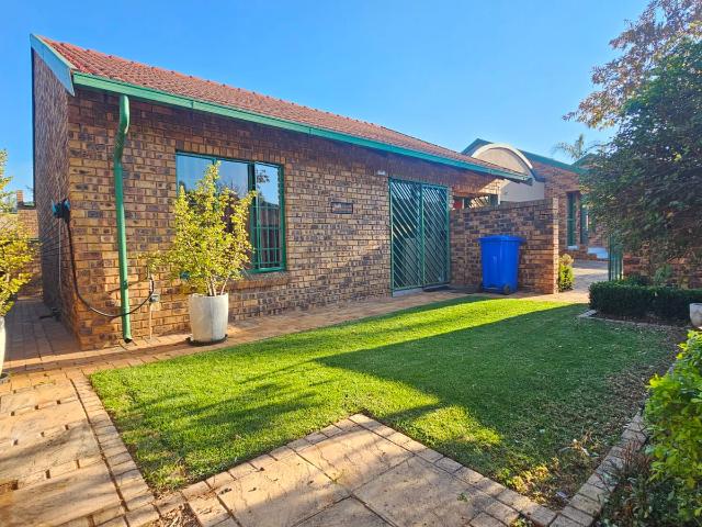House for rent in Waterkloof, Gauteng