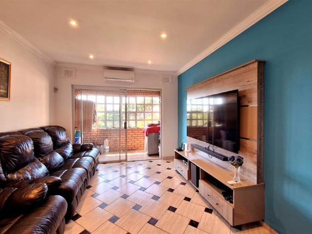 Townhouse for sale in Seaview, Kwazulu-natal