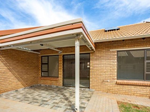 House for rent in Waterkloof, Gauteng