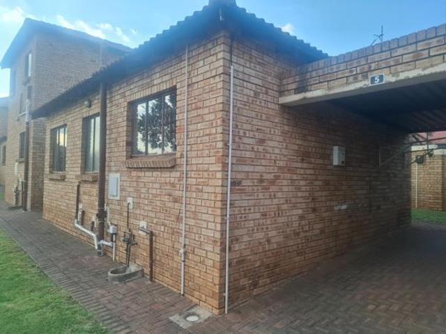 Apartment for rent in Nooitgedacht, Gauteng