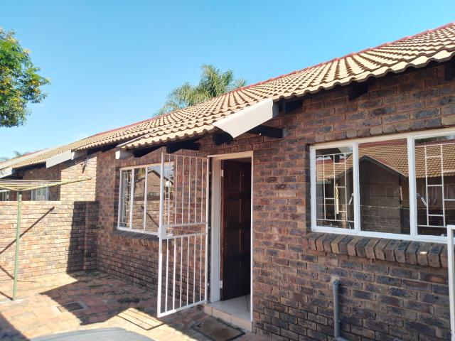 Room for rent in Waterkloof, Gauteng