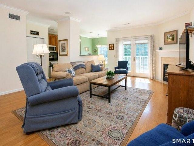 Condo for sale in Simsbury, Connecticut
