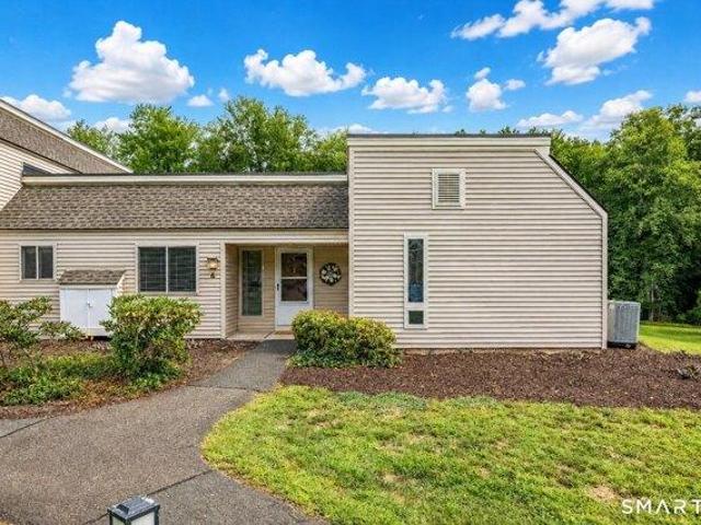 Condo for sale in Simsbury, Connecticut